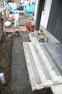 外観・玄関ポーチ施工状況