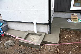 外観・水道と犬走り