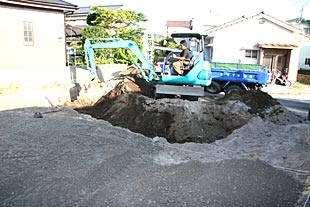 外観・基礎下地堀り1