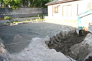 外観・基礎下地堀り2