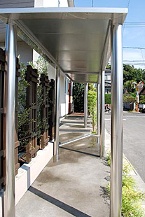 外観・アプローチ2
