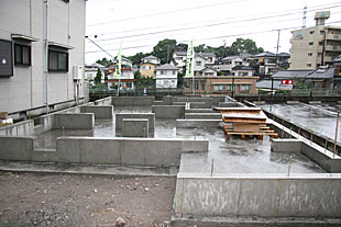 外観・耐圧盤基礎全景1