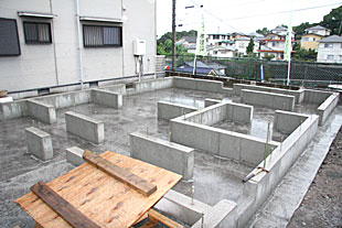 外観・耐圧盤基礎全景2