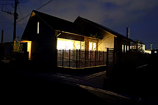 外観・夜景