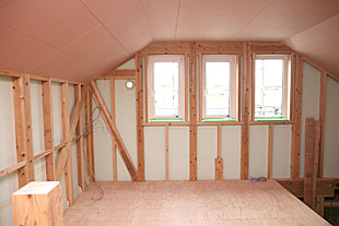 内部・2階 小屋裏下地施工1