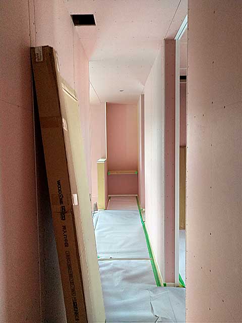 内部・2階 廊下下地施工