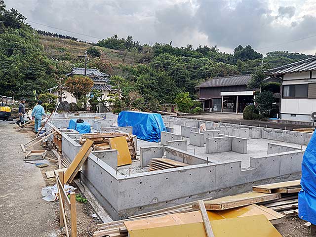 外観・基礎全景1