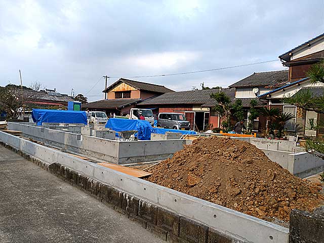内部・基礎全景3