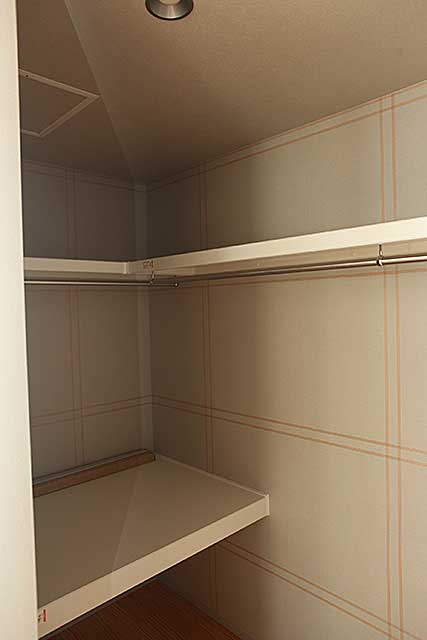 内部・2階 居室収納