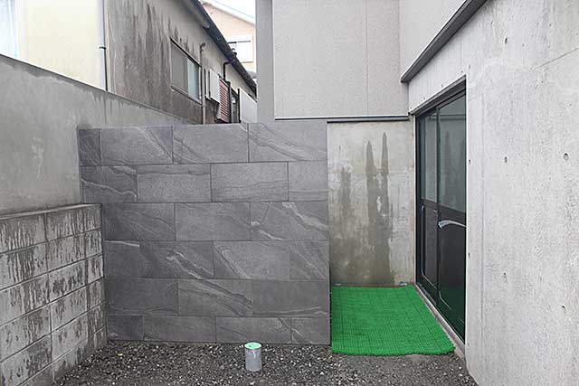 外観・階段目隠し