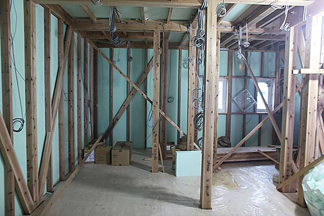 内部・2階 断熱施工と配線