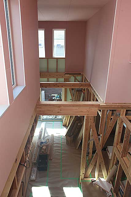 内部・2階 吹抜下地施工1