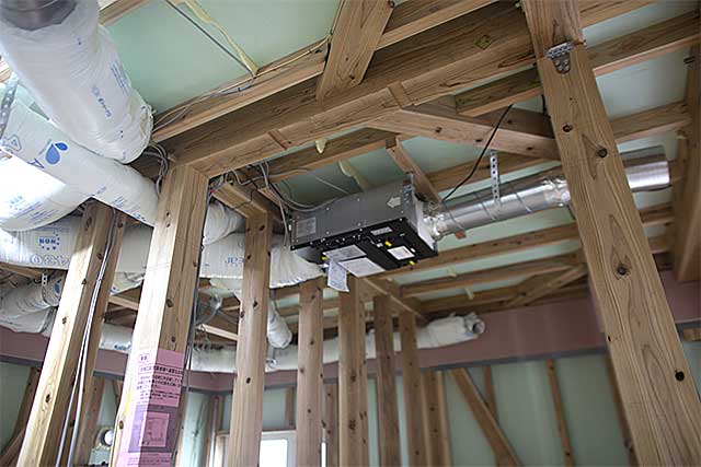 内部・天井全館空調本体