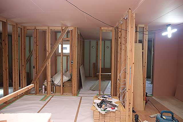 内部・施工状況全景