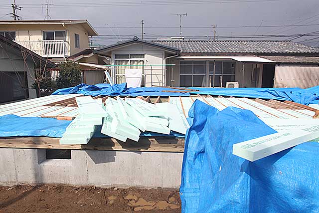 外観・床断熱施工