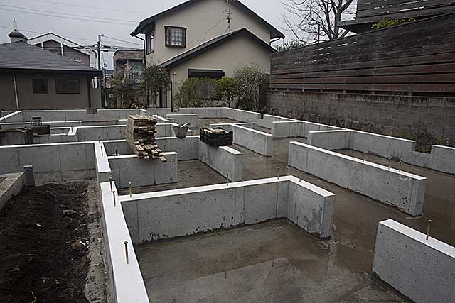 外観・基礎全景
