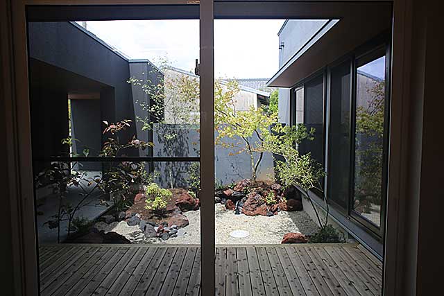 内部・ウッドデッキ