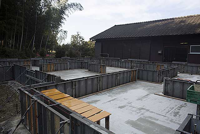 外観・ベタ基礎と鋼製型枠4