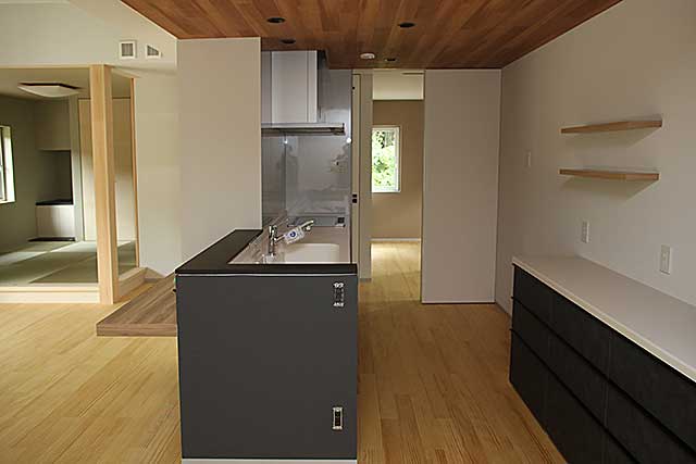 内部・キッチン1