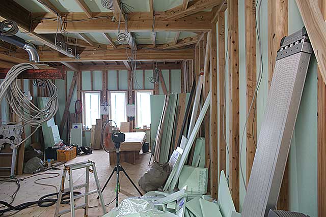 内部・天井配線と断熱施工