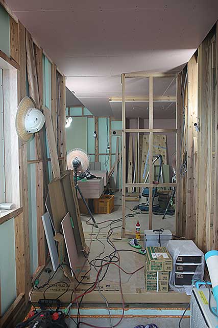 内部・玄関下地施工1