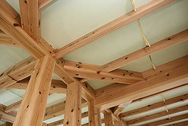 内部・天井断熱施工と火打梁