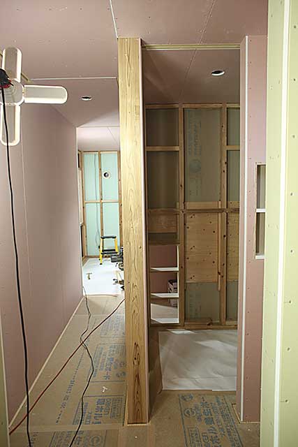 内部・2階 居室収納構造