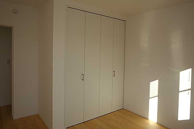 内部・2階 居室収納