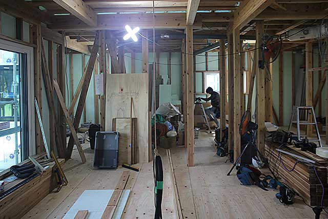 内部・リビング構造施工1