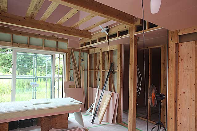 内部・リビング下地施工2