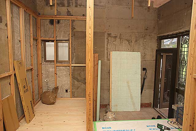 内部・玄関床貼り