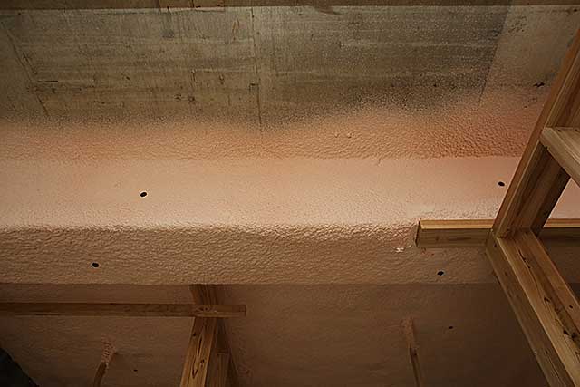 内部・天井吹付断熱3