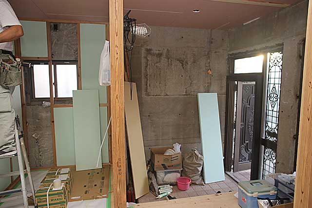 内部・玄関施工状況