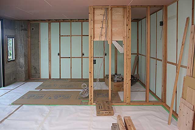 内部・リビング下地施工4