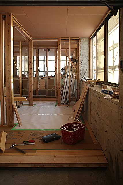 内部・2階 玄関施工