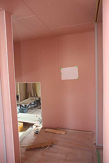 内部・中2階 ホール下地施工