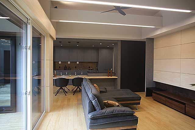 内部・リビングとダイニング1