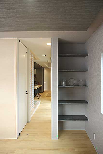 内部・主寝室飾り棚