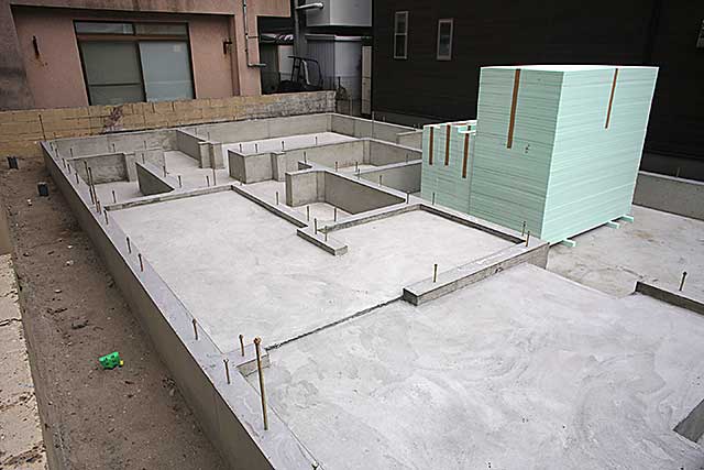 外観・基礎土間