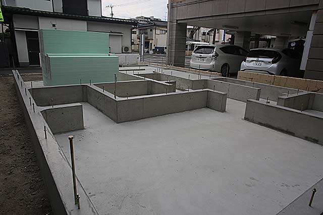 外観・基礎ベース2