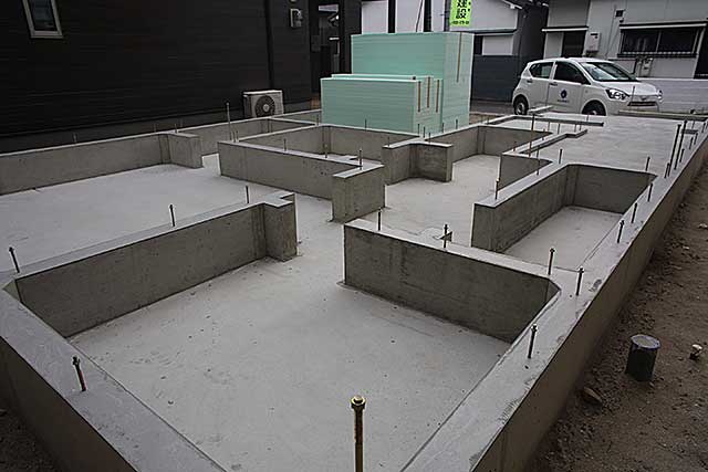 外観・基礎ベース3