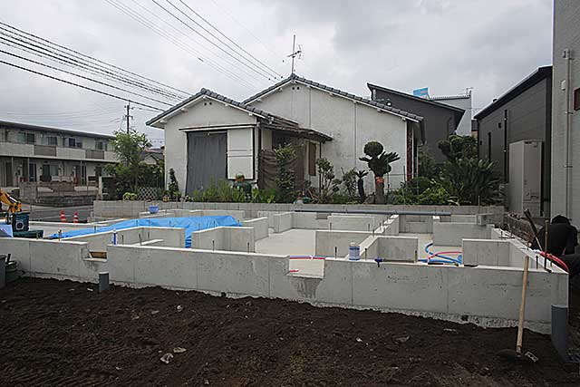 外観・基礎施工2