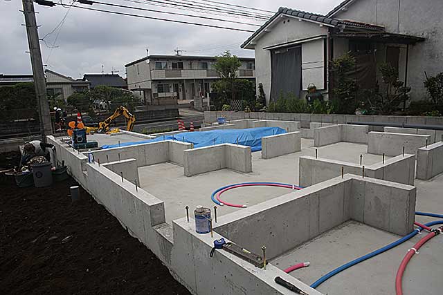 外観・基礎施工3